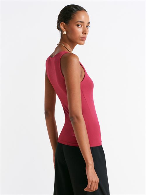 Wholesale Womens Dark Fuchsia U Neck Tank Top