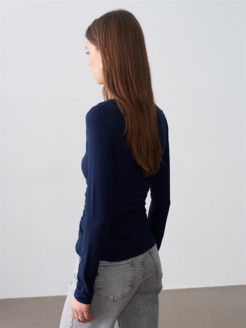 Wholesale Womens Dark Navy Long-Sleeve V-Neck Top