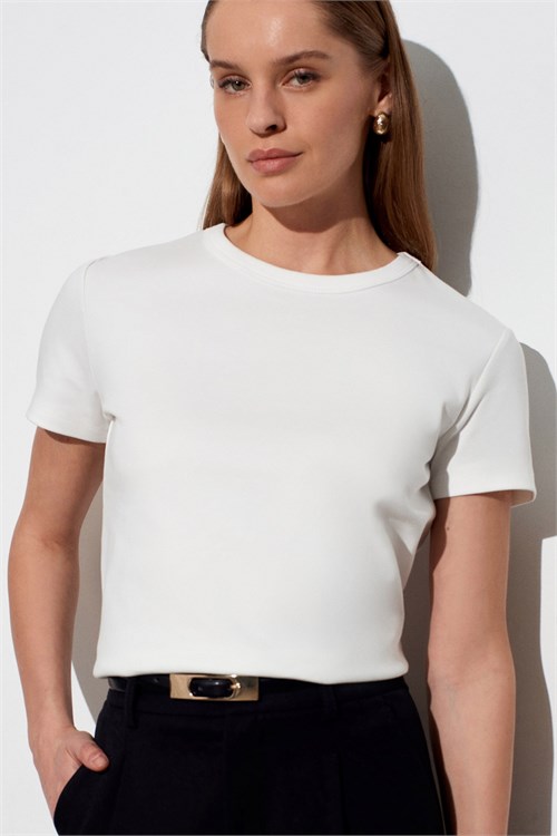 Wholesale Womens Ecru Crew-Neck Basic T-Shirt
