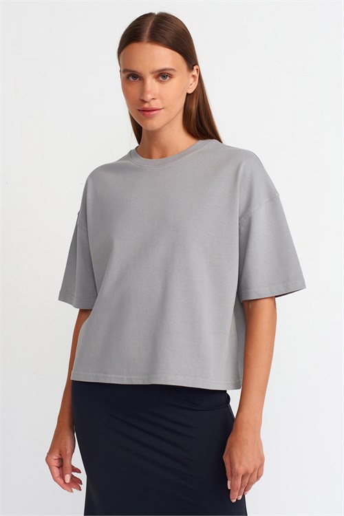Wholesale Womens Gray Crew-Neck Basic T-Shirt