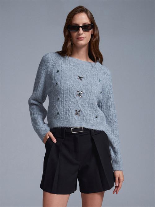 Wholesale Womens Gray Raglan-Sleeve Crew-Neck Knit Sweater with Rhinestone Embellishments