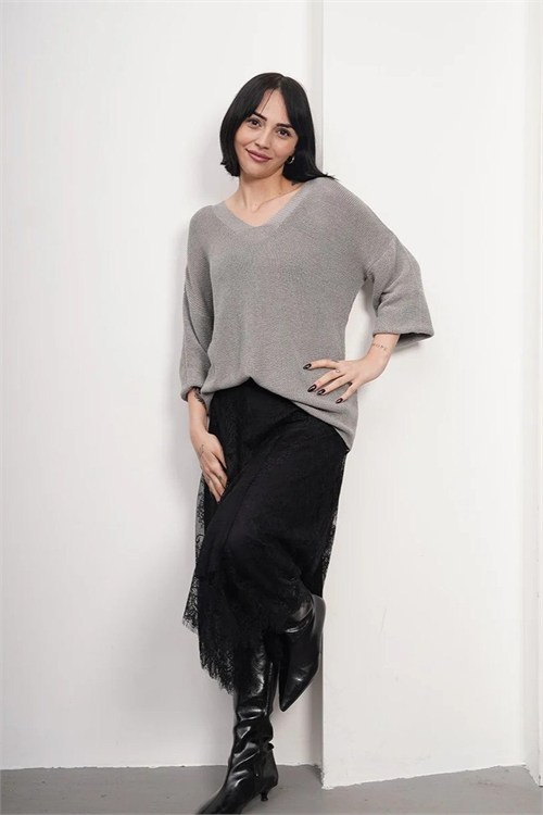 Wholesale Womens Gray Relaxed-Fit Mercerized Knit Sweater with Front and Back V-Neck