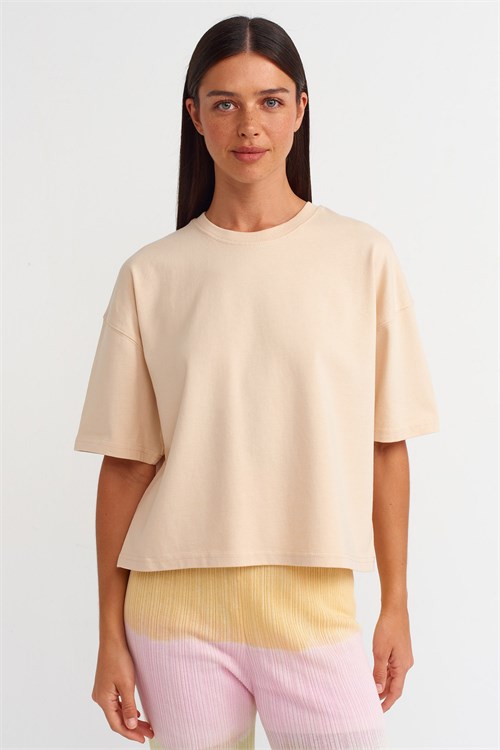 Wholesale Womens Light Beige Crew-Neck Basic T-Shirt