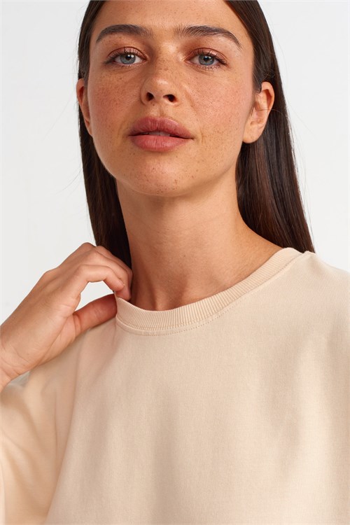 Wholesale Womens Light Beige Crew-Neck Basic T-Shirt