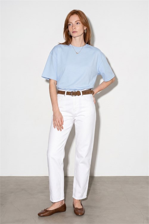 Wholesale Womens Light Blue Crew-Neck Basic T-Shirt