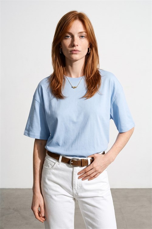 Wholesale Womens Light Blue Crew-Neck Basic T-Shirt
