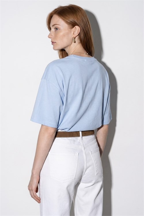 Wholesale Womens Light Blue Crew-Neck Basic T-Shirt