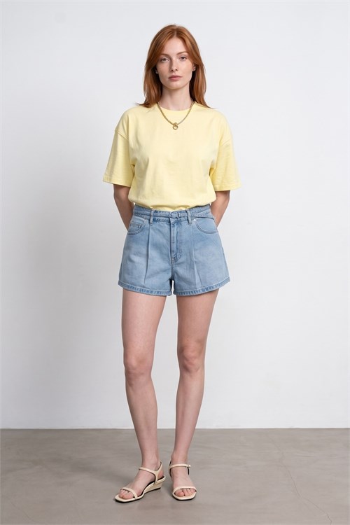 Wholesale Womens Light Yellow Crew-Neck Basic T-Shirt