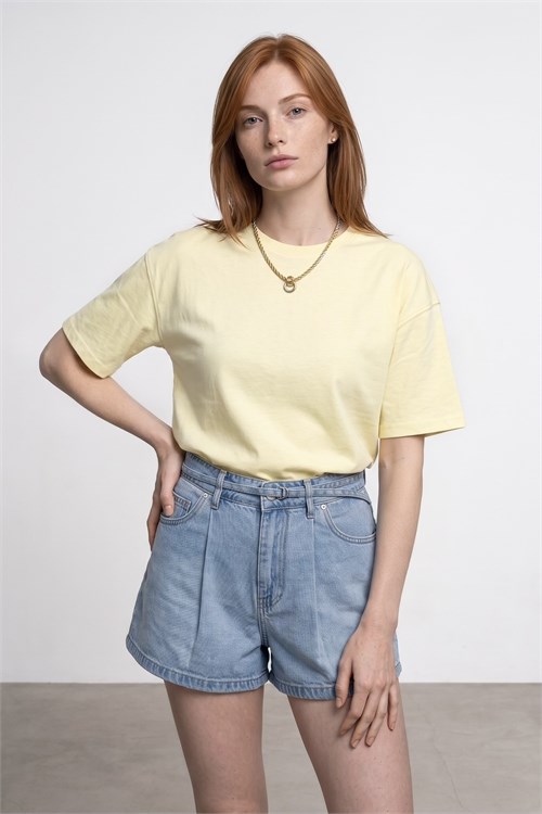 Wholesale Womens Light Yellow Crew-Neck Basic T-Shirt