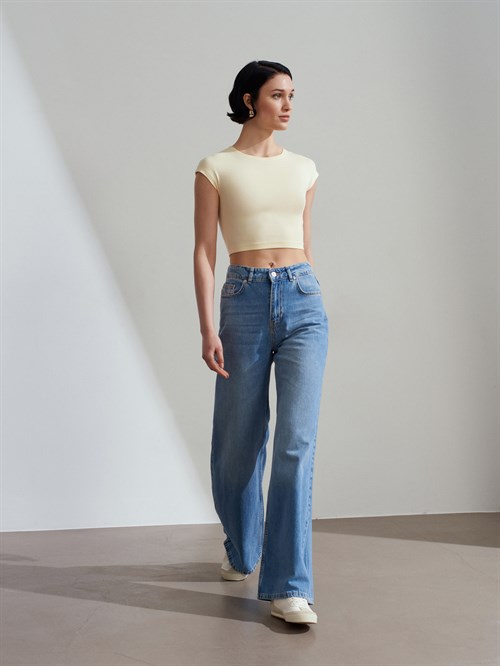 Wholesale Womens Light Yellow Modal Cotton Crop T-Shirt