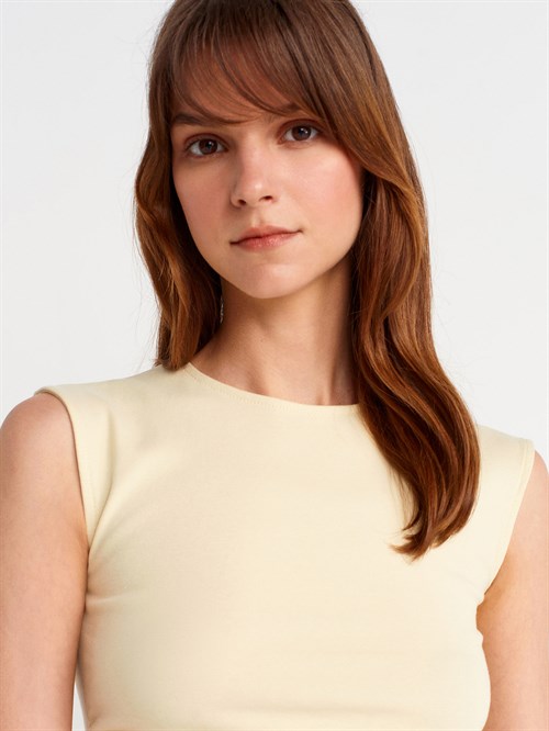 Wholesale Womens Light Yellow Side Gathered T-Shirt