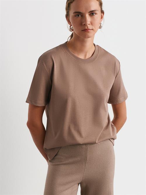 Wholesale Womens Mink Crew-Neck Basic T-shirt