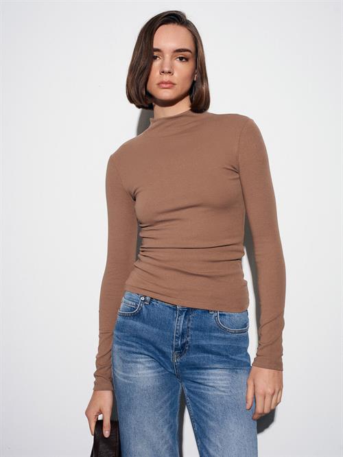 Wholesale Womens Mink Mock-Neck Knit Top