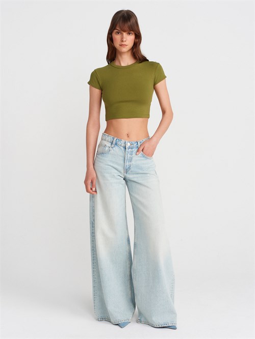 Wholesale Womens Olive Green Crew-Neck Crop T-shirt