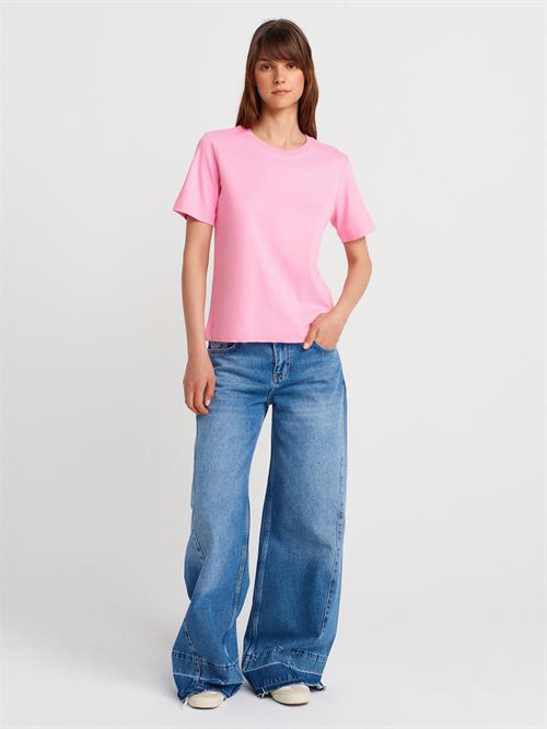 Wholesale Womens Pink Crew-Neck Basic T-shirt