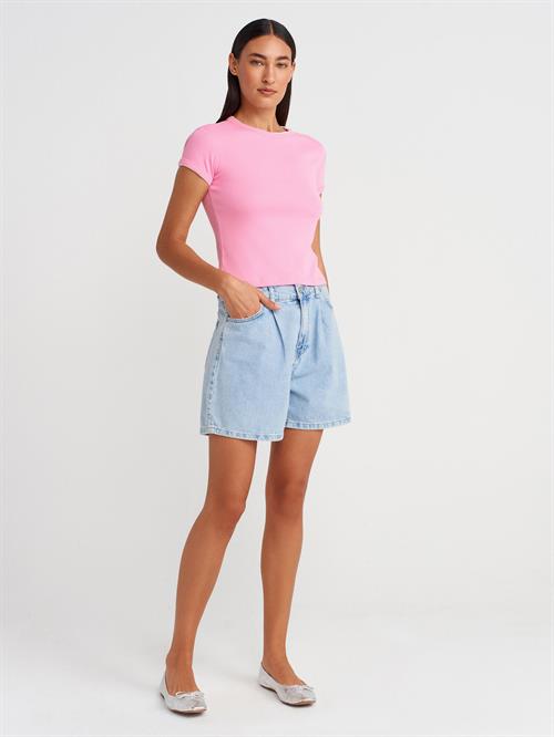 Wholesale Womens Pink Crew-Neck T-Shirt with Contrast Trim