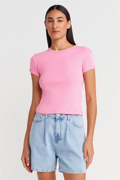 Wholesale Womens Pink Crew-Neck T-Shirt with Contrast Trim