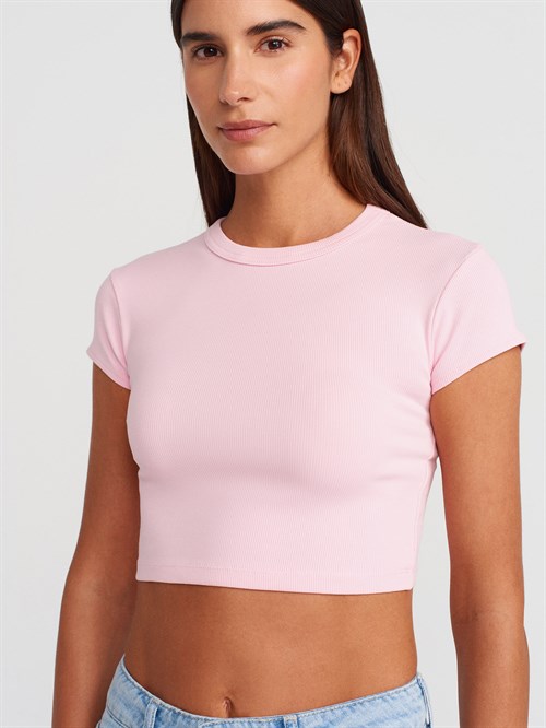 Wholesale Womens Powder Pink Crew-Neck Crop T-shirt