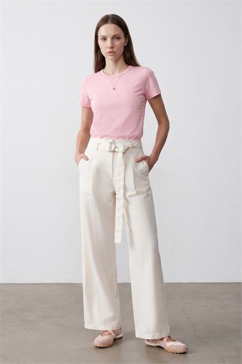 Wholesale Womens Powder Pink Crew-Neck Basic T-Shirt
