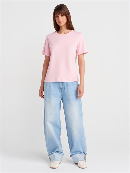 Wholesale Womens Powder Pink Crew-Neck Basic T-shirt