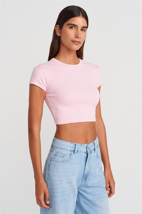 Wholesale Womens Powder Pink Crew-Neck Crop T-shirt