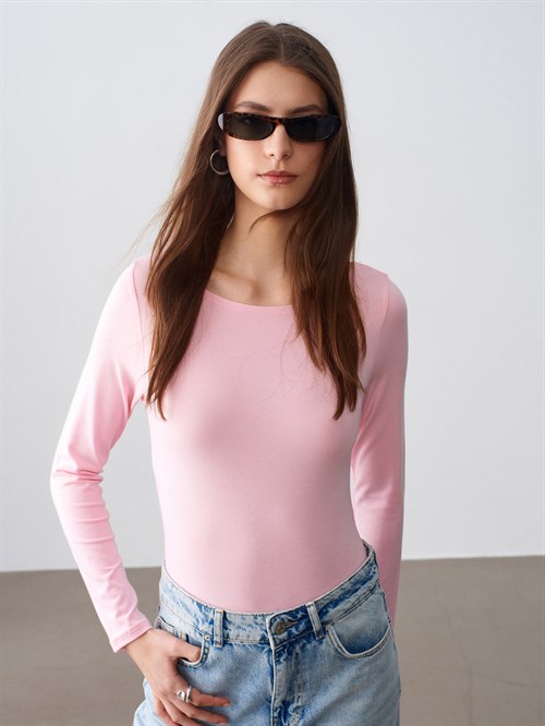 Wholesale Womens Powder Pink Scoop-Neck Bodysuit