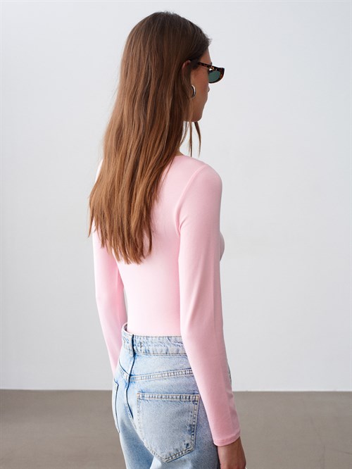 Wholesale Womens Powder Pink Scoop-Neck Bodysuit