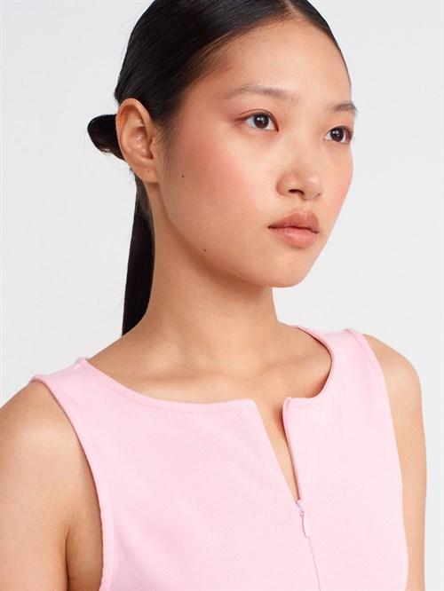 Wholesale Womens Powder Pink Sleeveless Top with Two-Way Zipper