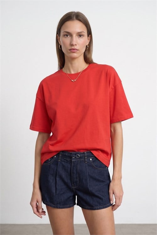 Wholesale Womens Red Crew-Neck Basic T-Shirt