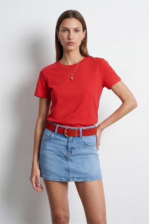 Wholesale Womens Red Crew-Neck Basic T-Shirt