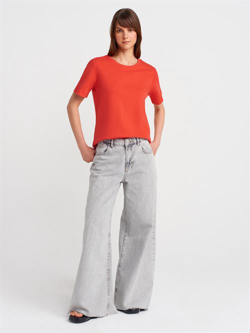 Wholesale Womens Red Crew-Neck Basic T-shirt