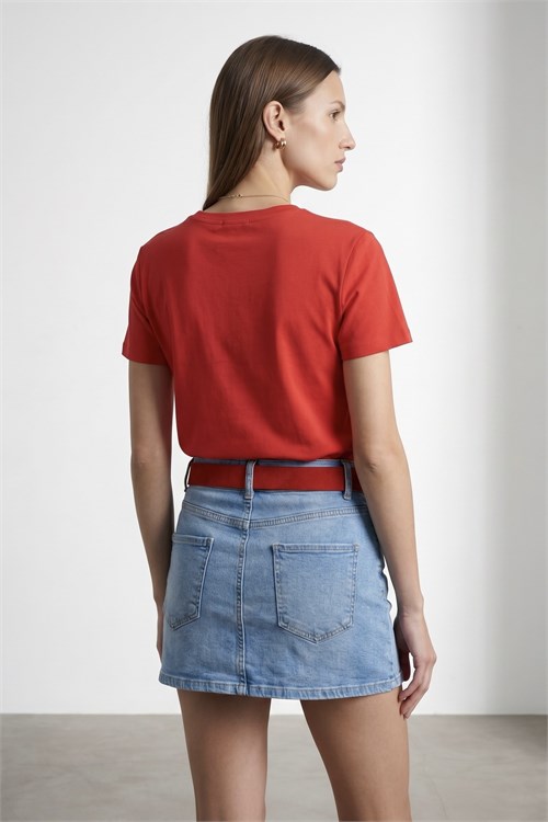 Wholesale Womens Red Crew-Neck Basic T-Shirt