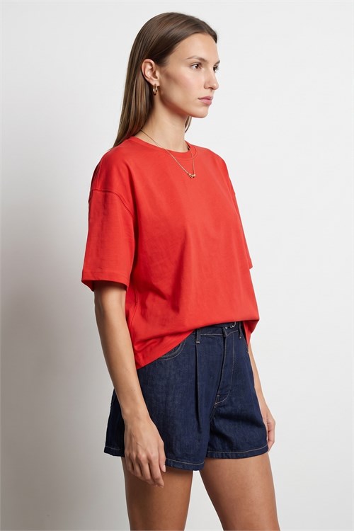 Wholesale Womens Red Crew-Neck Basic T-Shirt