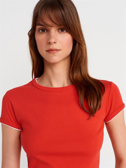 Wholesale Womens Red Crew-Neck T-Shirt with Contrast Trim