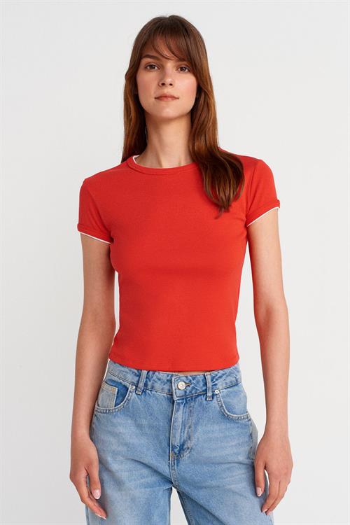 Wholesale Womens Red Crew-Neck T-Shirt with Contrast Trim