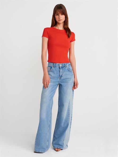 Wholesale Womens Red Crew-Neck T-Shirt with Contrast Trim