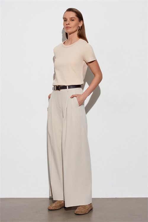 Wholesale Womens Stone Beige Crew-Neck Basic T-Shirt