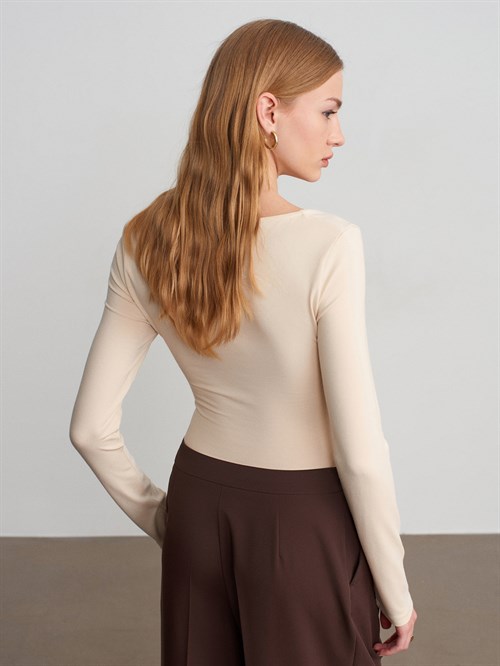 Wholesale Womens Stone Long-Sleeve V-Neck Top