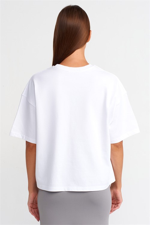 Wholesale Womens White Crew-Neck Basic T-Shirt