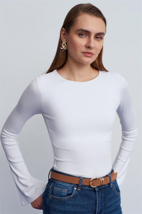 Wholesale Womens White Crew-Neck Long-Sleeve Top