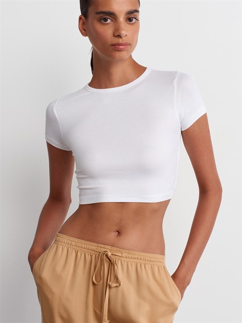 Wholesale Womens White Crop T-Shirt