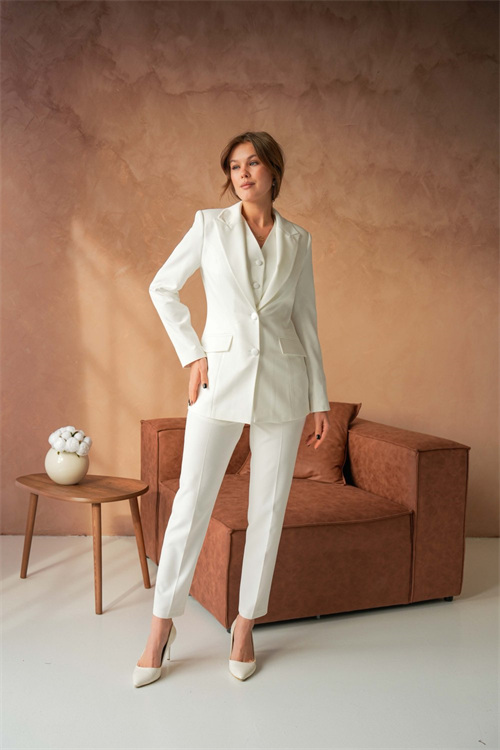 Wholesale Womens White Plus Size Three-Piece Suit 