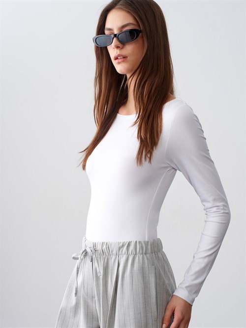 Wholesale Womens White Scoop-Neck Bodysuit