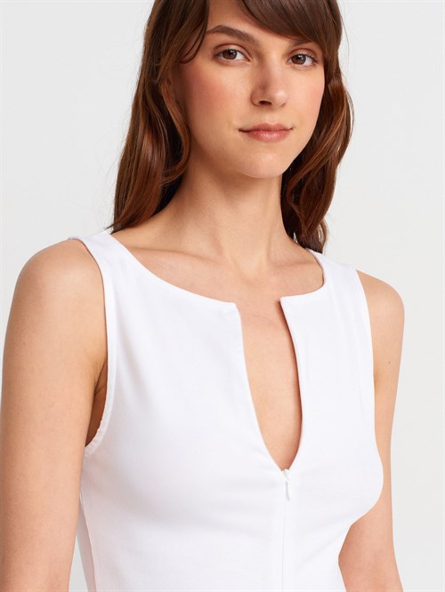 Wholesale Womens White Sleeveless Top with Two-Way Zipper