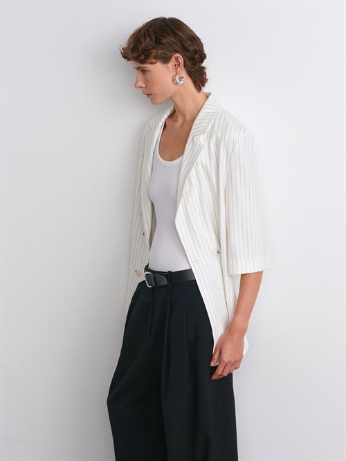 Wholesale Womens White Striped Blazer with Three-Quarter Sleeves