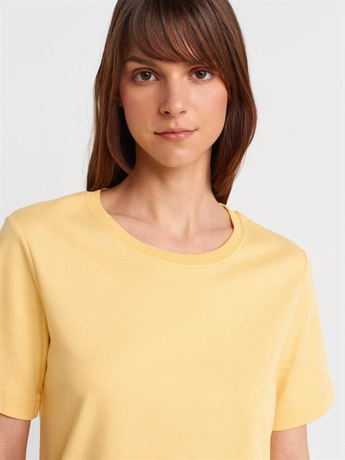 Wholesale Womens Yellow Crew-Neck Basic T-shirt