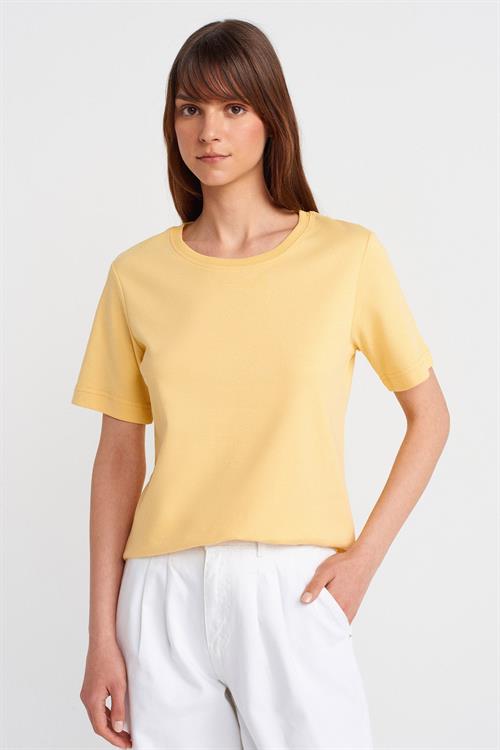 Wholesale Womens Yellow Crew-Neck Basic T-shirt