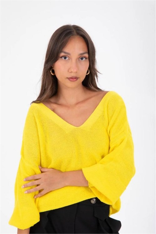 Wholesale Womens Yellow Relaxed-Fit Mercerized Knit Sweater with Front and Back V-Neck