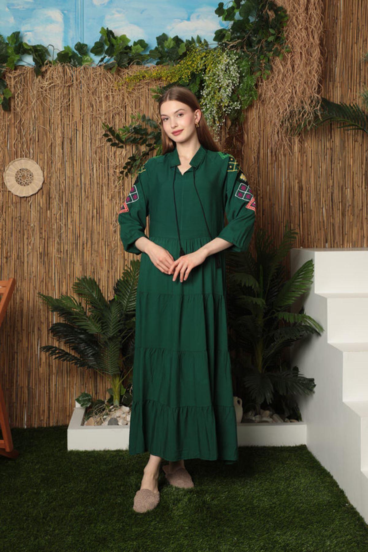 green emerald velvet dress Emerald Green and Pink Rococo Dress – Enchanted Forest Floral Ball Gown with Marie Antoinette Elegance and Baroque Wedding Dress Plus Size Custom Made