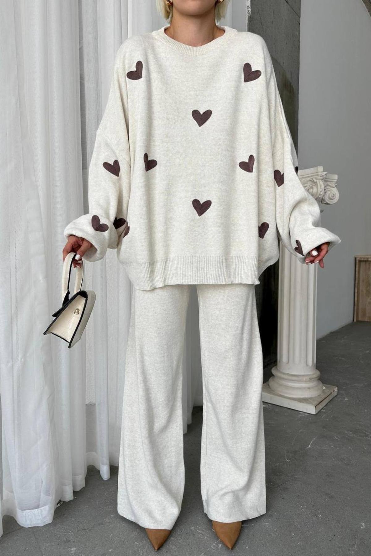 Women knitted suit wholesale Cream color Wholesale Knitted suits